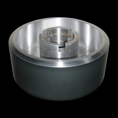 Roue de précision usinée avec bande de roulement en céramique projetée
